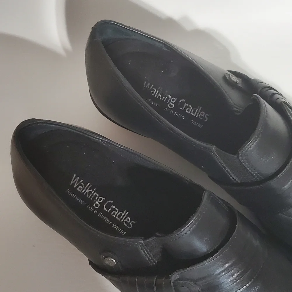 Walking Cradle Loafers Black Leather Upper